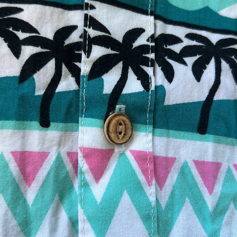 Chubbies SS Button Down - Picture 3 of 3